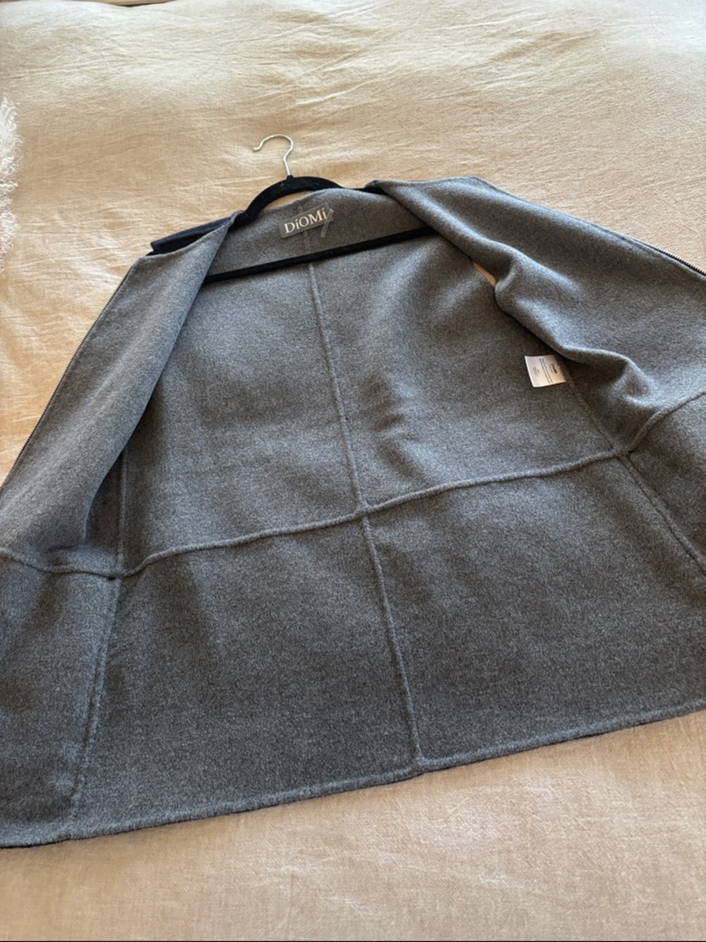Diomi Navy Vest with Fur Pockets - Picture 9 of 9